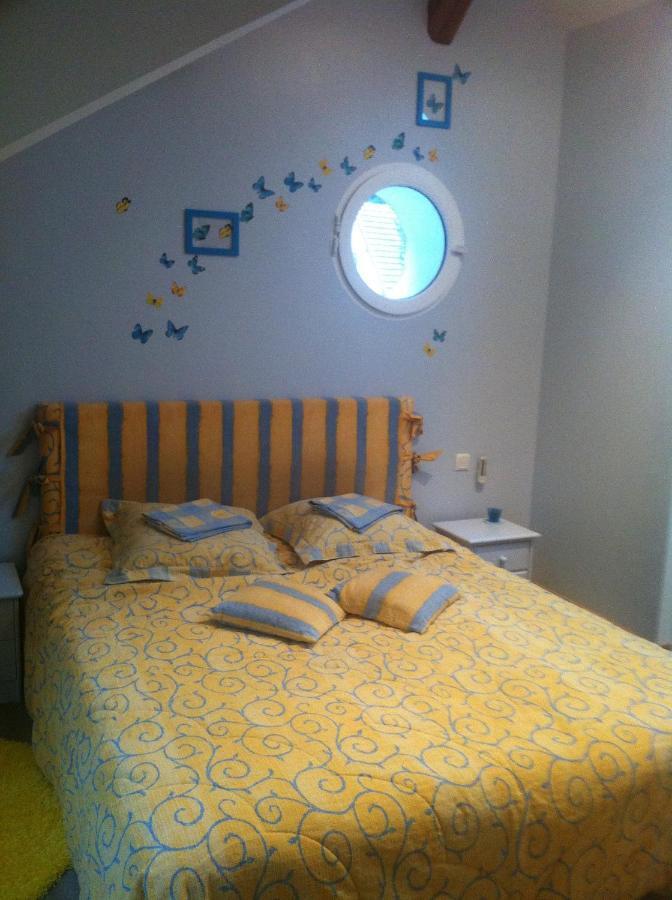 Bed and Breakfast Le Petit Manoir Farceaux Екстер'єр фото